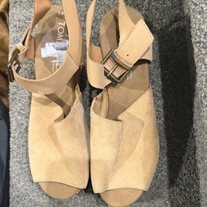 TOMS Women’s Tan Suede Open-Toe Wedge Sandals with Ankle Strap